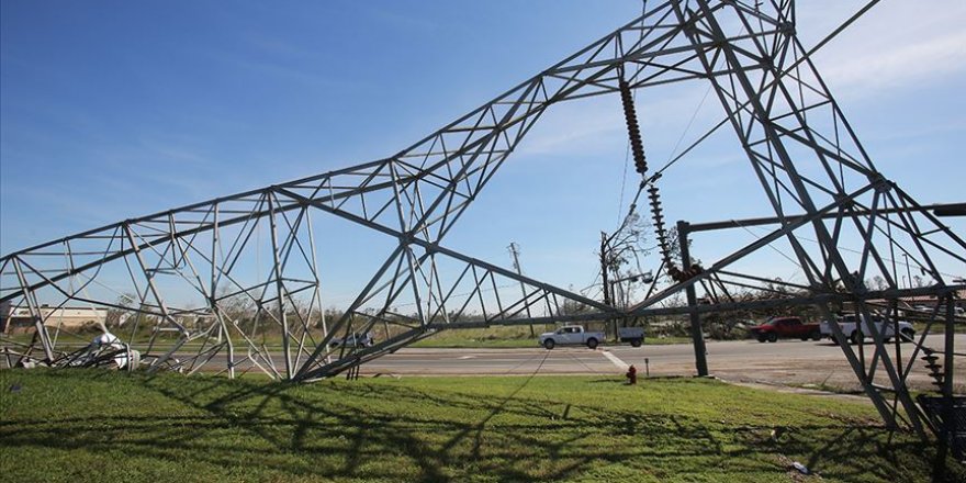 Çekya'da fırtına nedeniyle 100 bin ev elektriksiz kaldı
