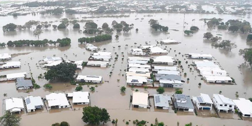 İçtikleri su nedeniyle 10 bin deveyi katleden Avustralya'da sel felaketi