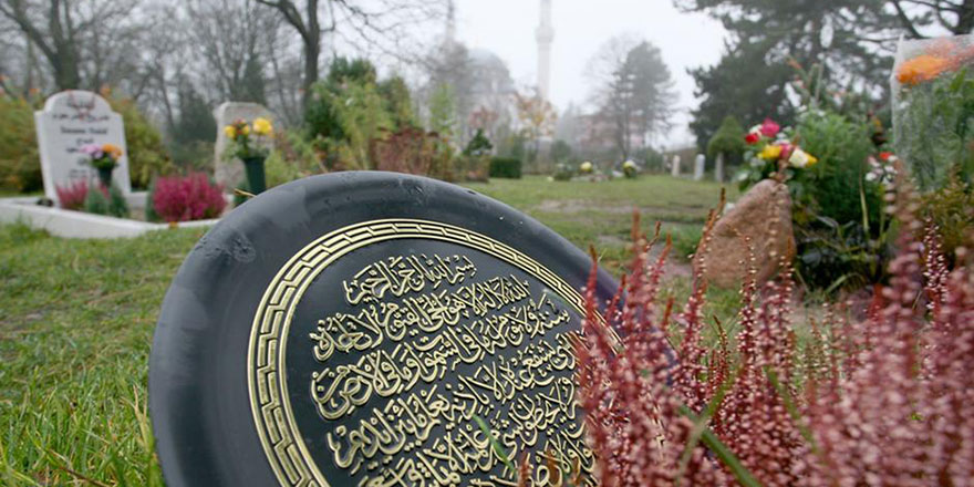 Avrupa'nın en büyük Müslüman mezarlığı yapılacak