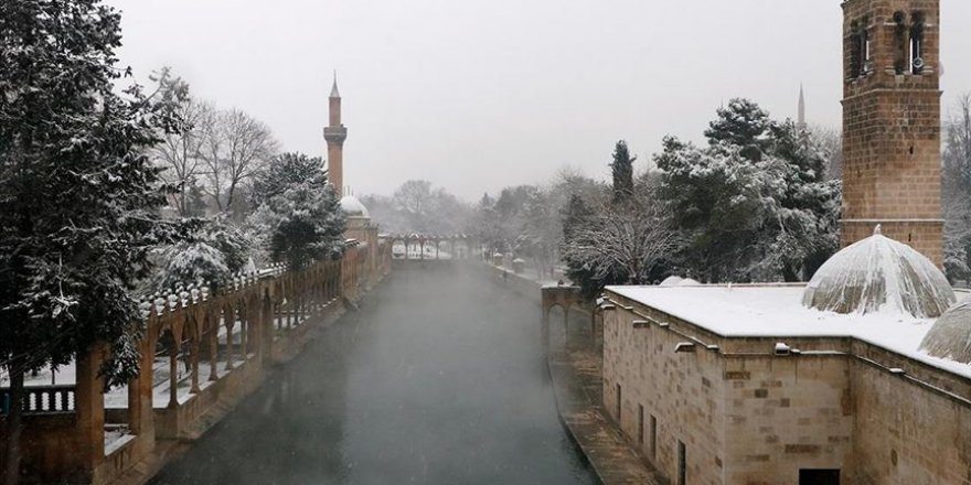 Beyaz rahmet Balıklıgöl'ü süsledi