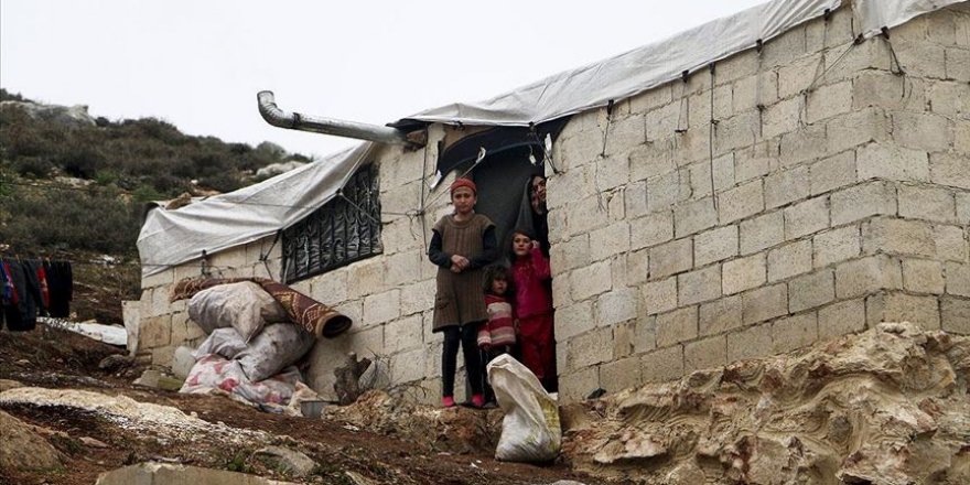 İdlibliler: Çadırlarda nefeslerimizle ısınıyoruz
