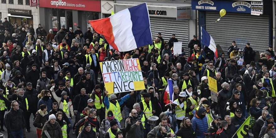 Fransızların yüzde 67'si emeklilik reformunun referanduma götürülmesini istiyor