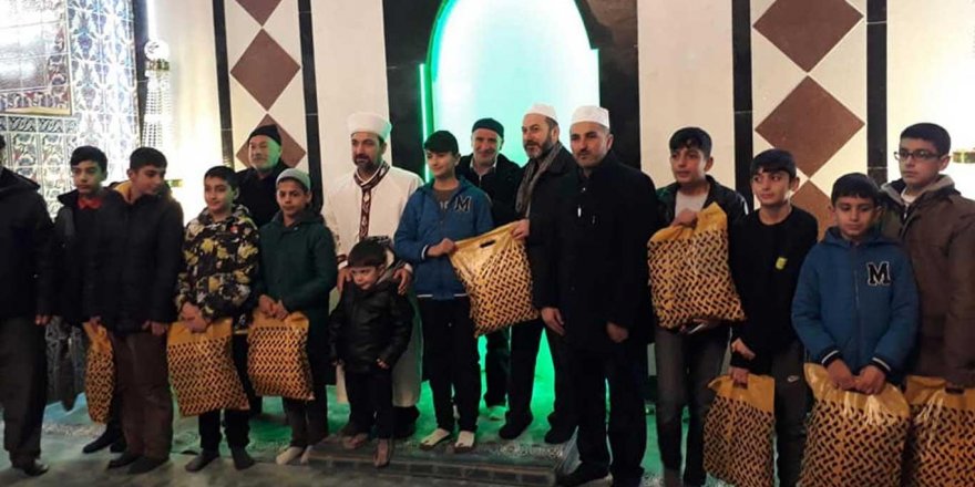 'Camiye Koşuyoruz Namazla Buluşuyoruz' projesine katılan öğrenciler ödüllendirildi