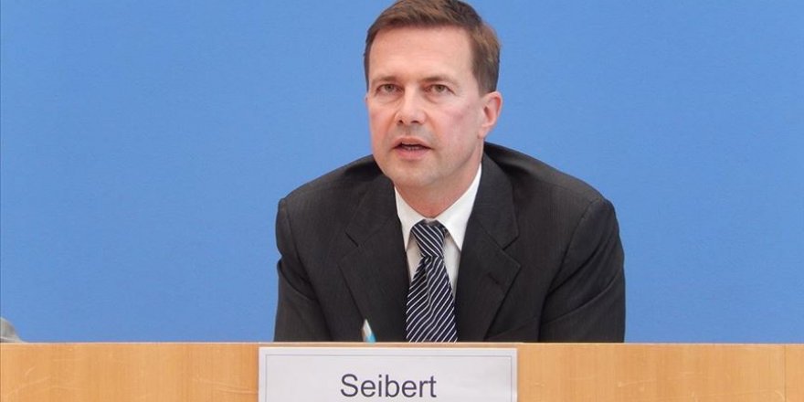 Alman Hükümet Sözcüsü: Camilere saldırılar iğrenç davranış