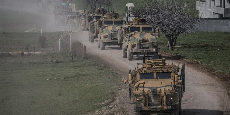 Komandolar vatandaşların okuduğu Fetih Suresi eşliğinde sınıra gitti