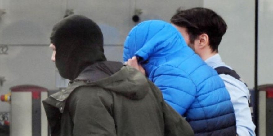 Son anda yakalandılar! Camide katliam yapacaklardı