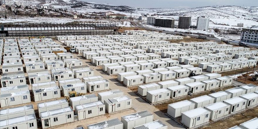 Elazığ'da konteyner kent kurulum çalışmaları sürüyor