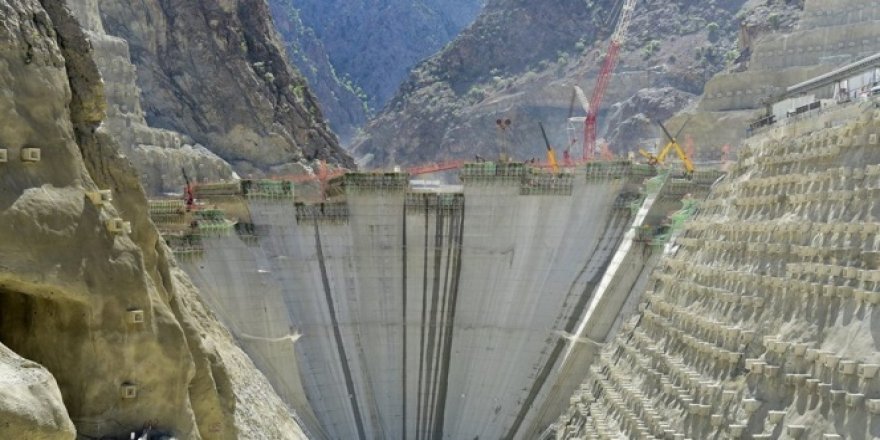 Yusufeli barajı hızla büyüyor
