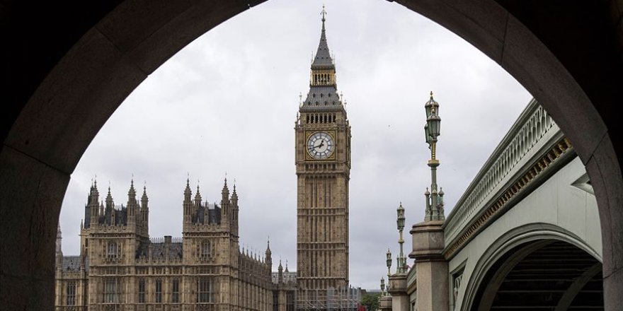 İngiltere puan tabanlı göç sistemine geçiyor