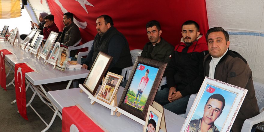 Diyarbakır annelerinin oturma eylemine 3 aile daha katıldı