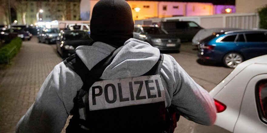 Alman polisi camilerde daha çok görünecek