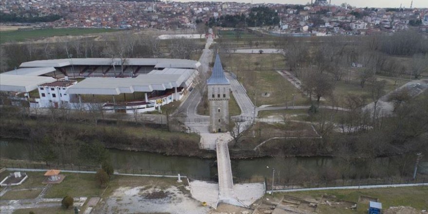Edirne Yeni Sarayı'nın kapı duvarı gün yüzüne çıkarılıyor