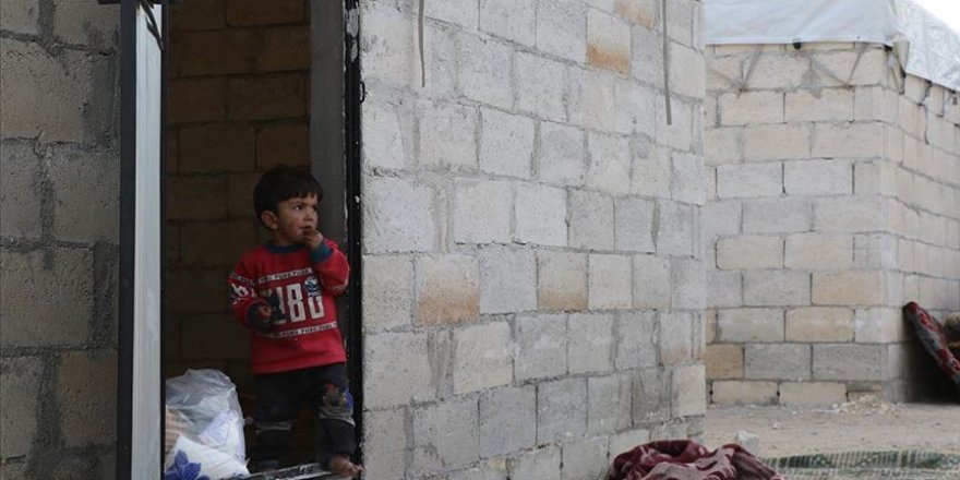 AFAD'dan İdlib'in kuzeyine siviller için briket ev