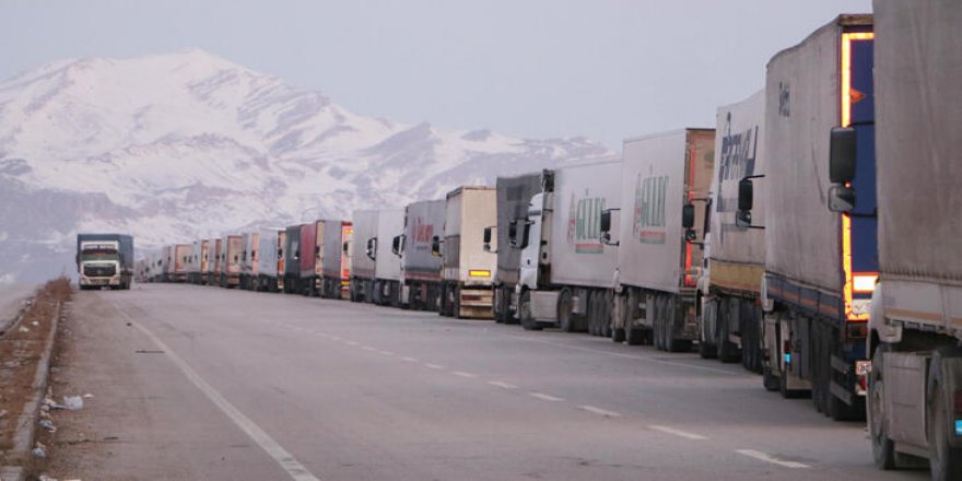 Kapılar kapandı! 5 kilometreye ulaştı