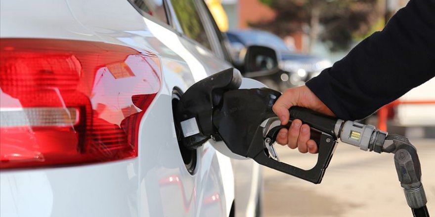 Benzinin litre fiyatına 16 kuruş zam yapıldı