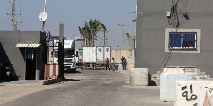 İsrail, Kerm Ebu Salim Sınır Kapısı'nı ticari geçişlere kapatma kararı aldı