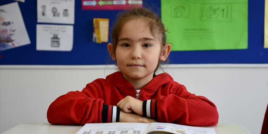 Küçük Nilüfer matematikte dünya birincisi oldu