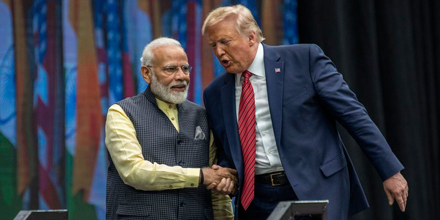 Trump Hindistan'da: Hinduların tanrı diye taptığı ineğin etini yiyecek mi?