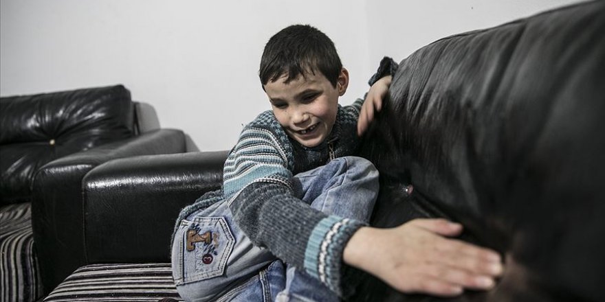 İdlibli küçük Muhammed savaşın kararttığı gözlerine yeniden kavuşmak istiyor