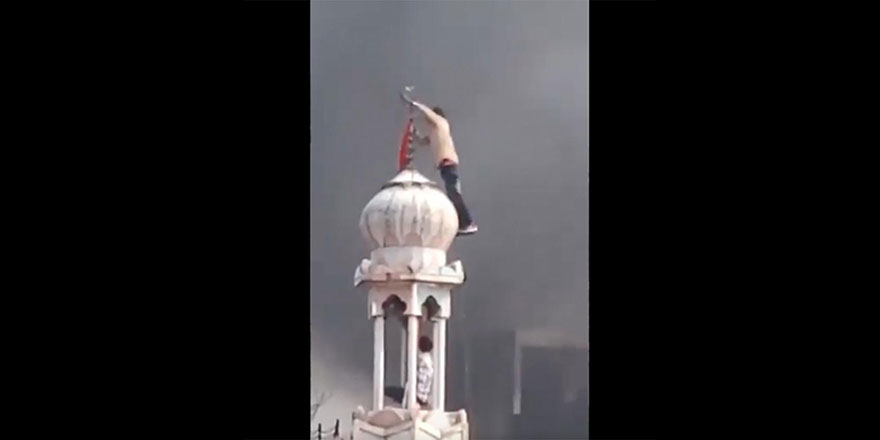 Hindistan’da tehlike büyütülüyor: Hindular camiye saldırdı!