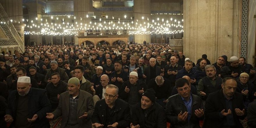 Regaip Kandili dualarla idrak edildi