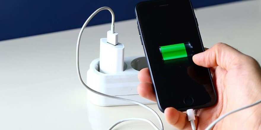 Cep telefonlarının batarya kapasitesi 'teknolojik darboğazı' aşamıyor