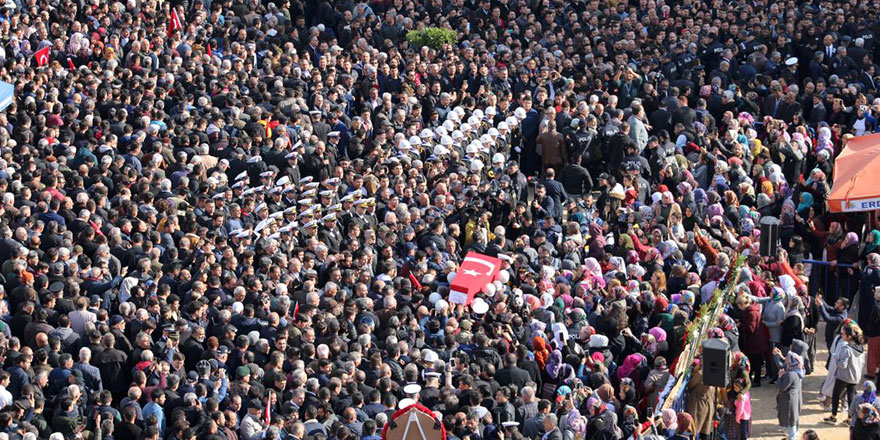 İdlib şehitleri dualarla ebedi aleme uğurlanıyor