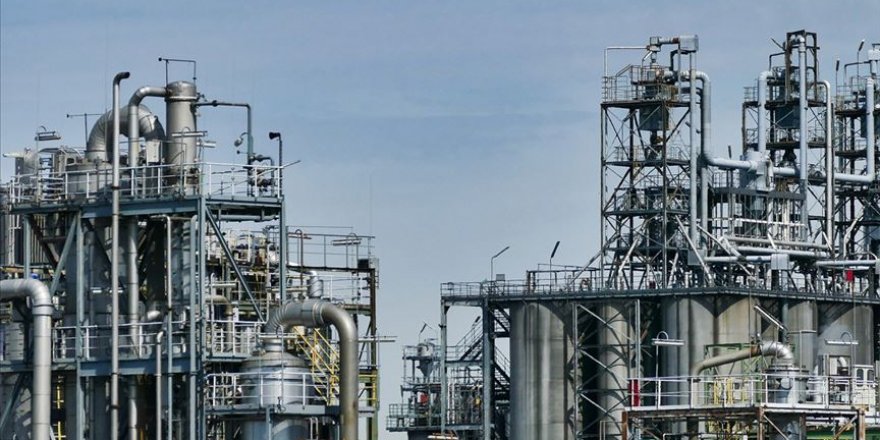 Petrol devlerinin karı yüzde 40 düştü