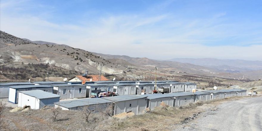 Malatya'da depremzedeler konteynerlere yerleşiyor
