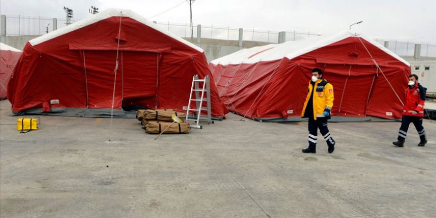 Çıldır-Aktaş ve Türkgözü sınır kapılarında da sahra hastaneleri kuruldu