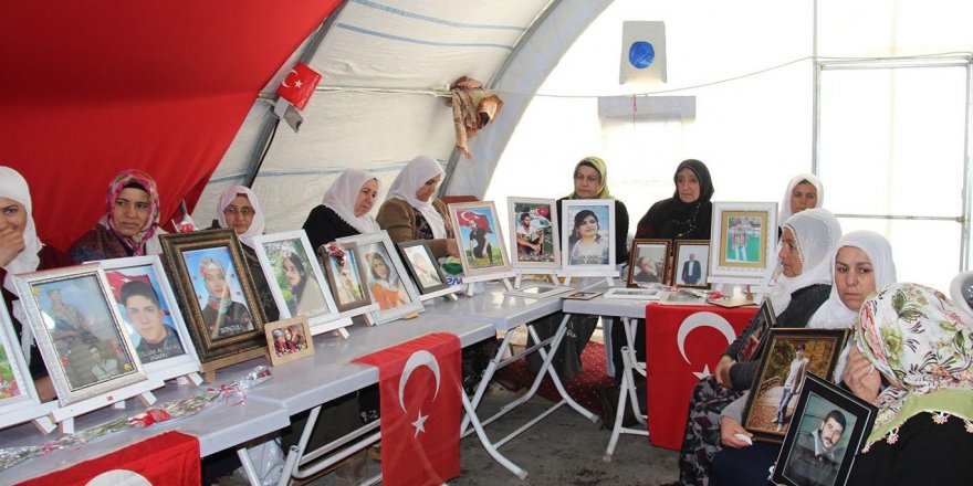 Evlat nöbetine katılımlar devam ediyor