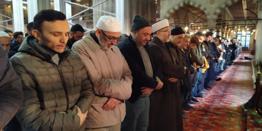 Sultanahmet Camii'nde ‘İblib şehitleri' için gıyabi cenaze namazı kılındı