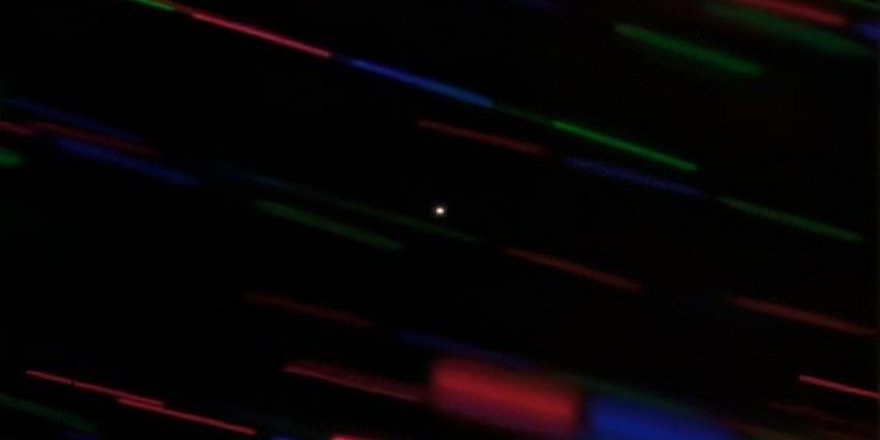 Dünya'nın yeni uydusundan ilk renkli görüntü