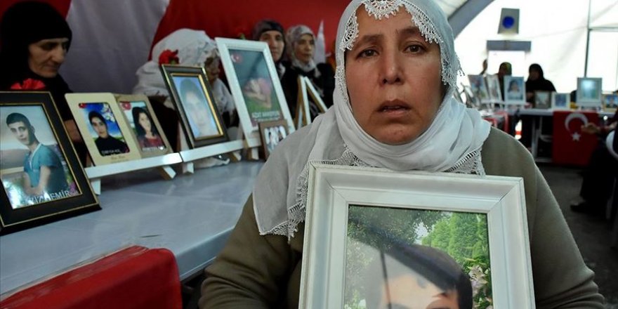 Diyarbakır annelerinin oturma eylemine bir aile daha katıldı