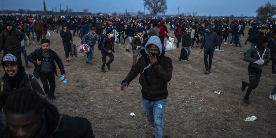 Binlerce göçmen bugün de Yunanistan'a geçti