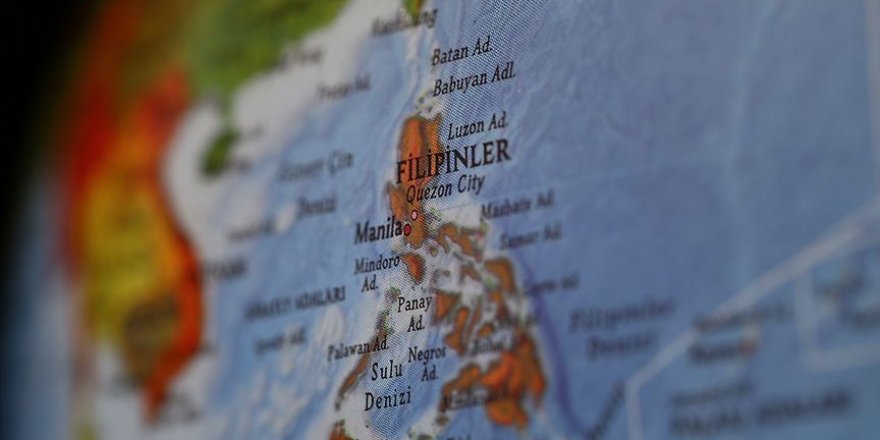 Filipinler'de alışveriş merkezinde 30 kişi rehin alındı