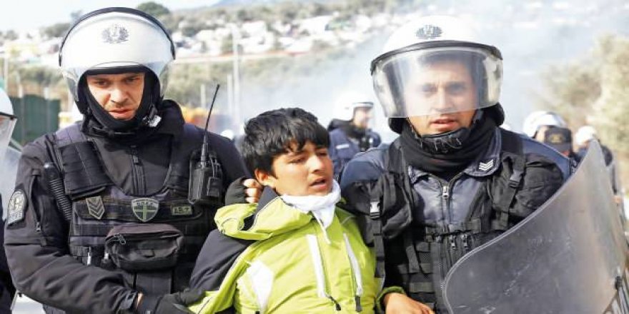 Yunan barbarlığı: Biberonlara el koydular!