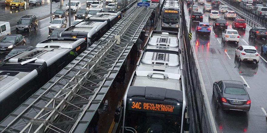 İstanbullular en çok ulaşımdan şikayetçi