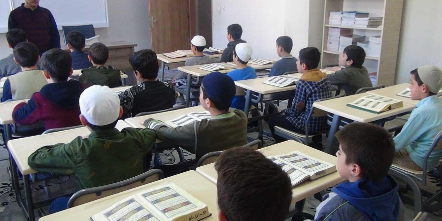 Adıyaman Bölge Yatılı Kur'an Kursu'na gelen öğrenciler "Kur'an muhafızı" olarak yetişiyor