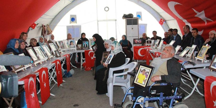 HDP önündeki aileler 355'inci gündür evlat nöbetinde