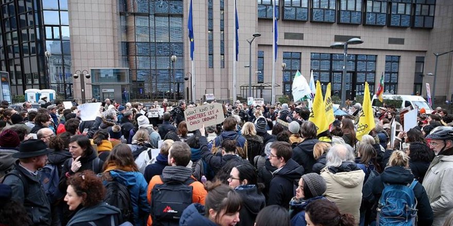 AB'nin ve Yunanistan'ın göç politikaları Brüksel'de protesto edildi