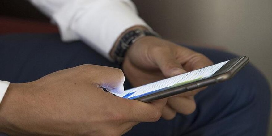 Cep telefonlarına yeni vergi geldi!