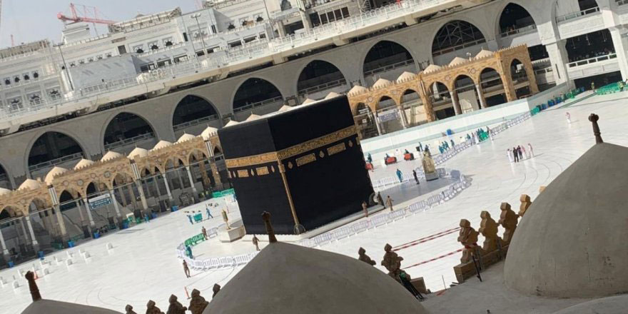 Kabe'nin etrafındaki tavaf alanı kapatıldı