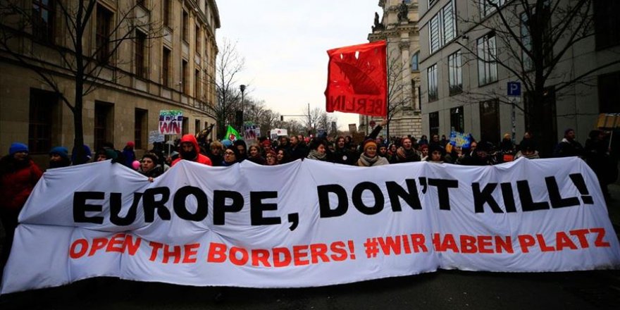 Almanya’da binlerce kişi yürüdü: Avrupa öldürme, sınırlarını aç!