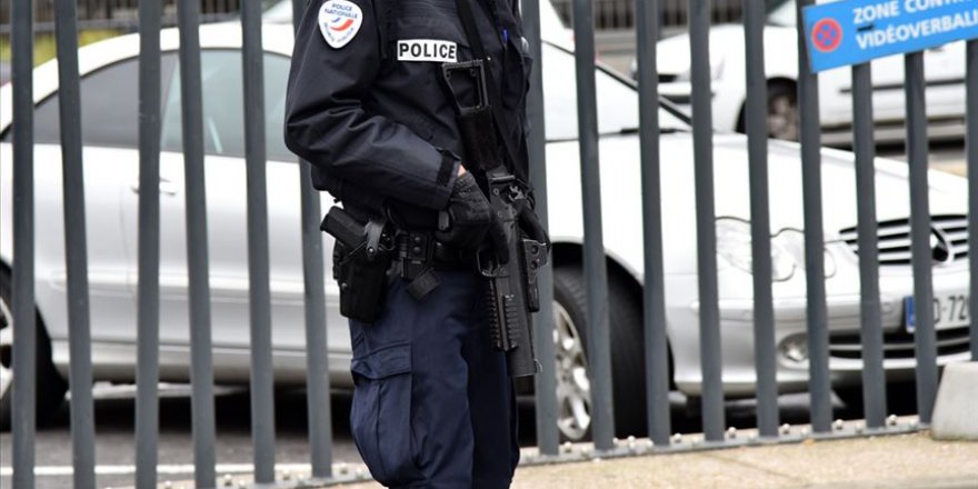 Paris'te camide silahlı saldırı: 1 yaralı