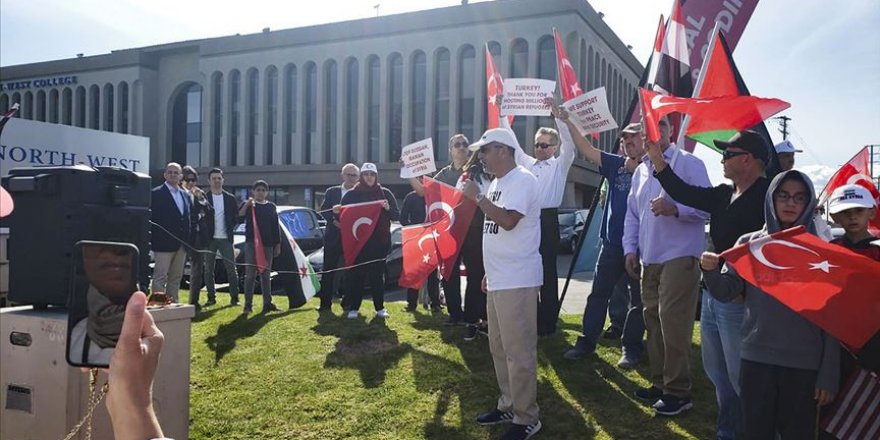 Los Angeles'ta İdlib'deki Türk askerlerine destek gösterisi