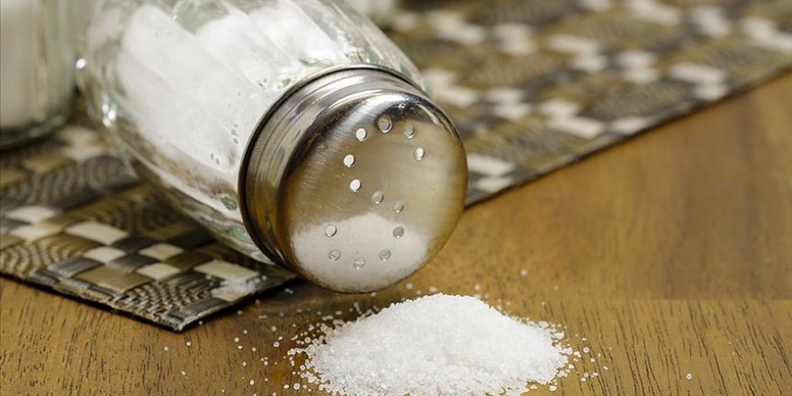 '1,5 çay kaşığı tuz, günlük tuz ihtiyacı için yeterli'