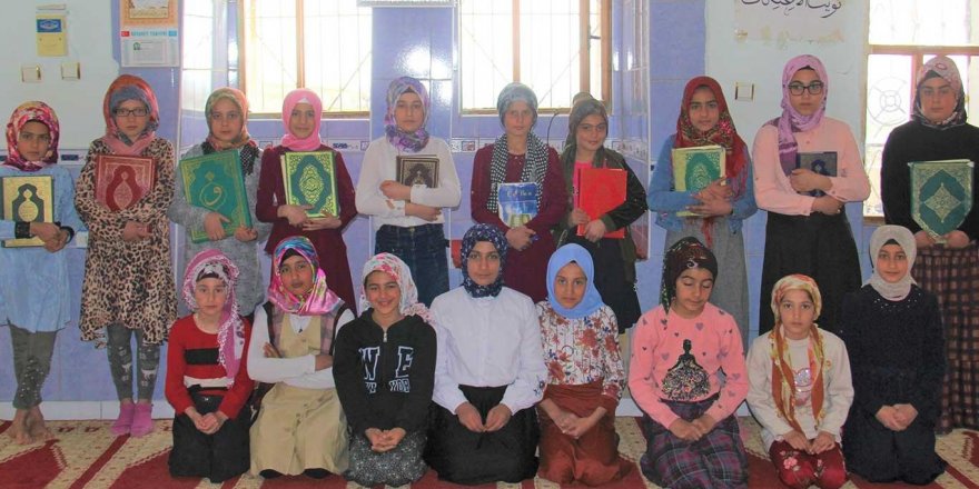 Diyarbakır'da Kur'an kursu öğrencilerden İdlib'e destek