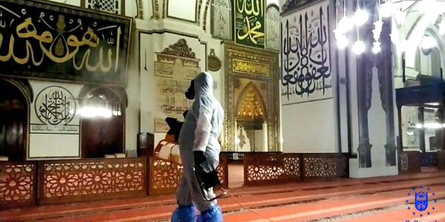 Türkiye genelindeki 90 bin cami dezenfekte edildi