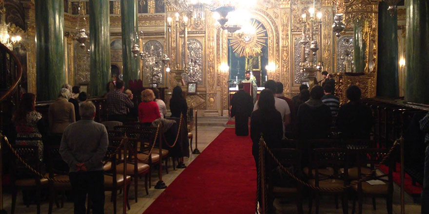 Türkiye'deki kilise ve sinagogların koronavirüs kararı: Ayinlere devam